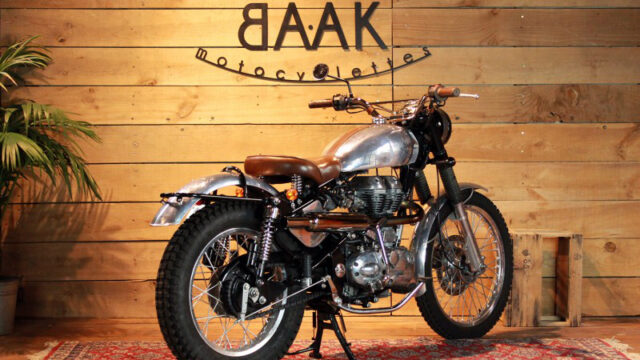BAAK-MOTOCYCLETTES-Royal-Enfield-Tracker-CustomBike-1.jpg