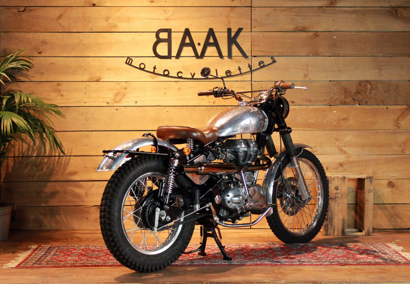 BAAK-MOTOCYCLETTES-Royal-Enfield-Tracker-CustomBike-1.jpg
