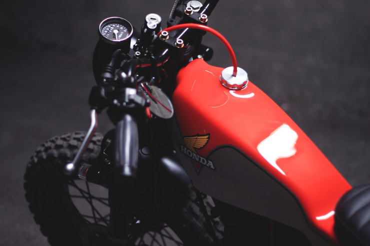 Dauphine-Lamarck-Honda-TLV-125-Tank-CustomBike-1.jpeg