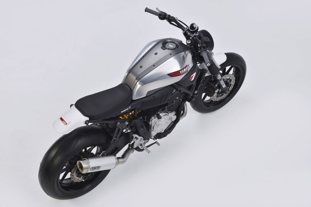 JvB-Moto-Super-7-Yamaha-XSR900-top-right-view-2.jpg