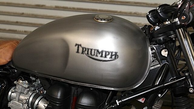 LOSSA-2010-Triumph-Bonneville-CustomBike-1.jpeg
