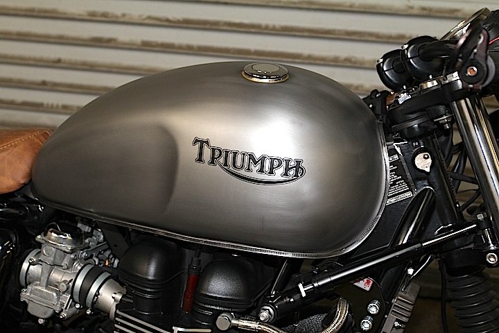 LOSSA-2010-Triumph-Bonneville-CustomBike-1.jpeg