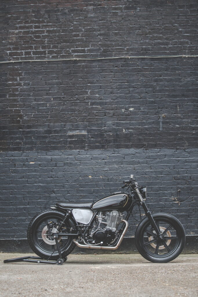 Lions-Den-Motorcycles-Yamaha-SR500-CustomBIKE.cc-1.jpg